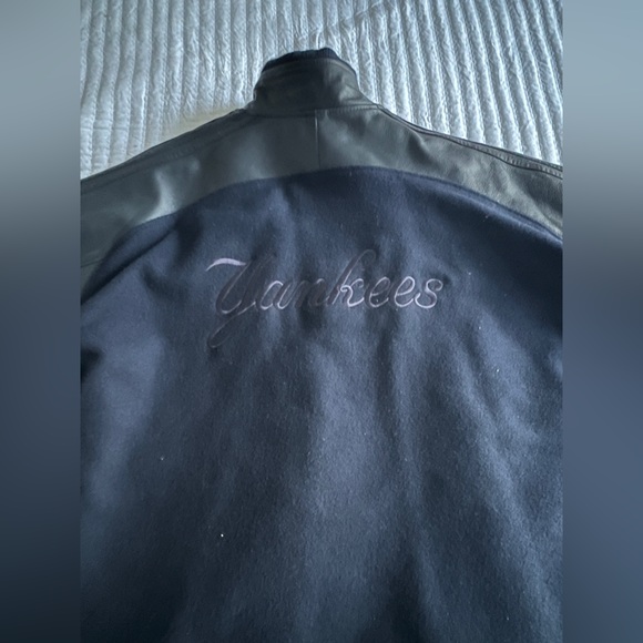 YANKEES VARSITY JACKET • adidas brand - Picture 4 of 4